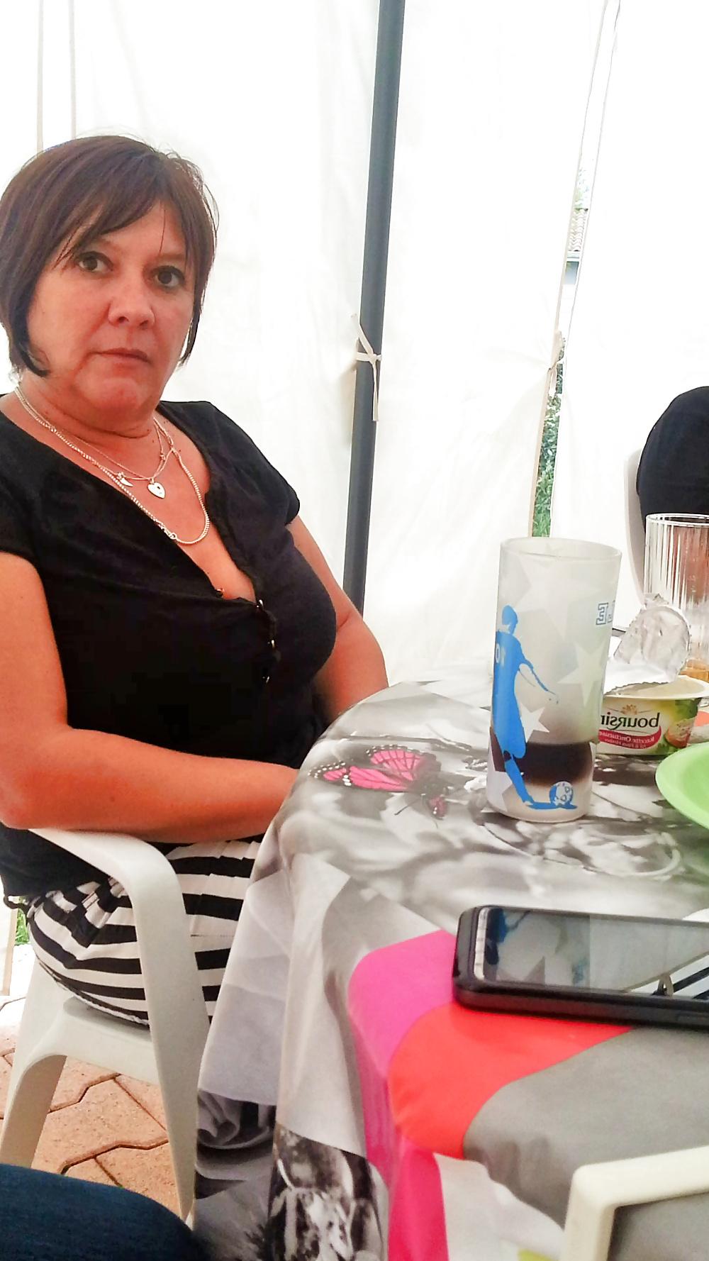 25P Mohter friend BBW at the pool