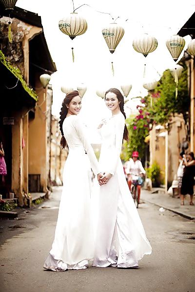 11P Ao Dai - Vietnamese traditional clothes 