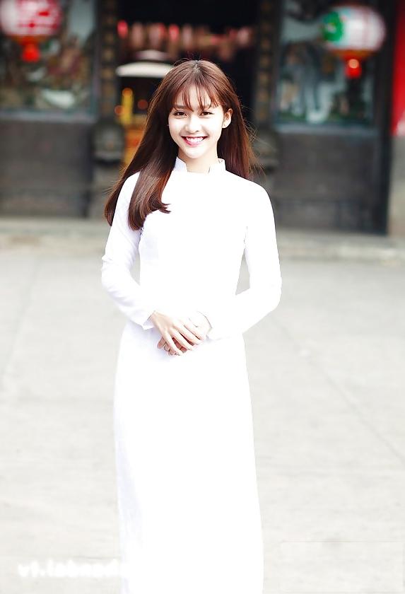 11P Ao Dai - Vietnamese traditional clothes 