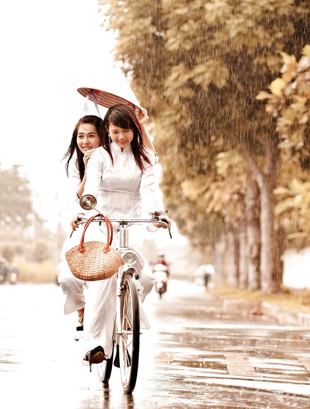 11P Ao Dai - Vietnamese traditional clothes 