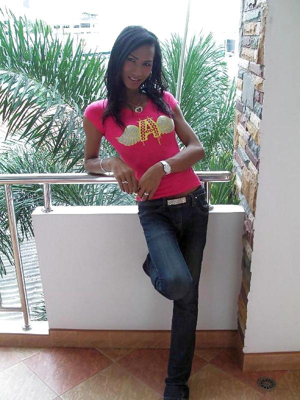 15P Ladyboy Min aka Nasel from Pattaya