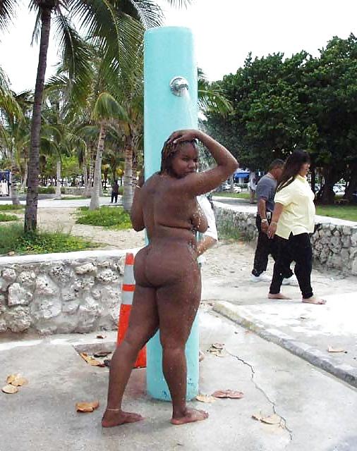 25P Black Girls at the Beach: Nudists and Exhibitionists