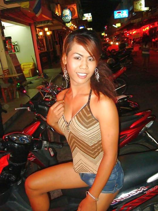 16P Ladyboy Ge from Pattaya