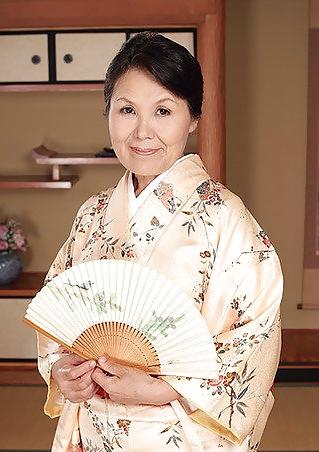 25P Japanese mature clothed and nude