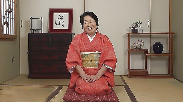 25P Japanese mature clothed and nude