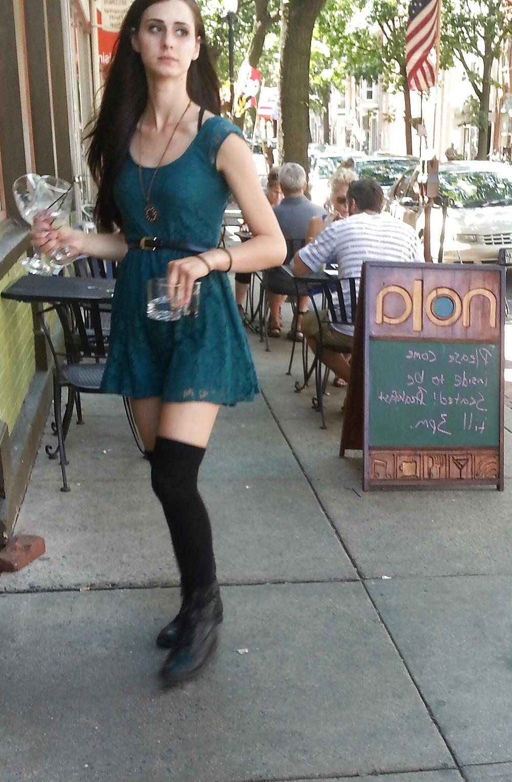 8P Sexy Waitress
