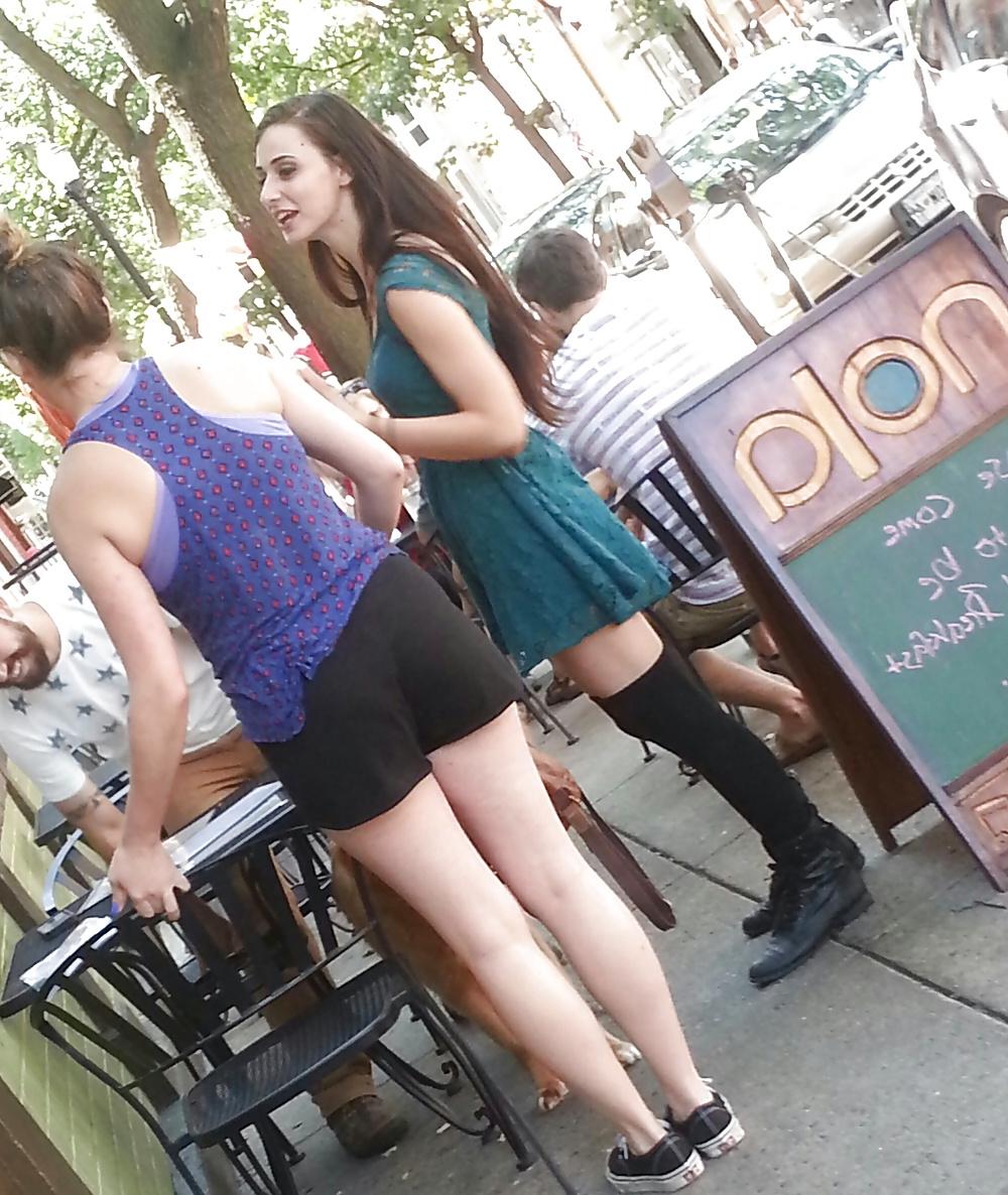 8P Sexy Waitress