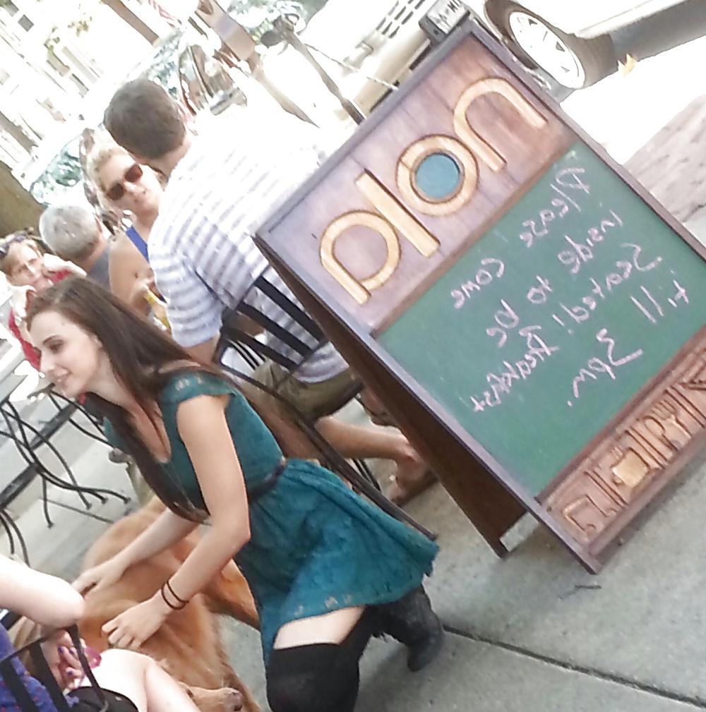 8P Sexy Waitress