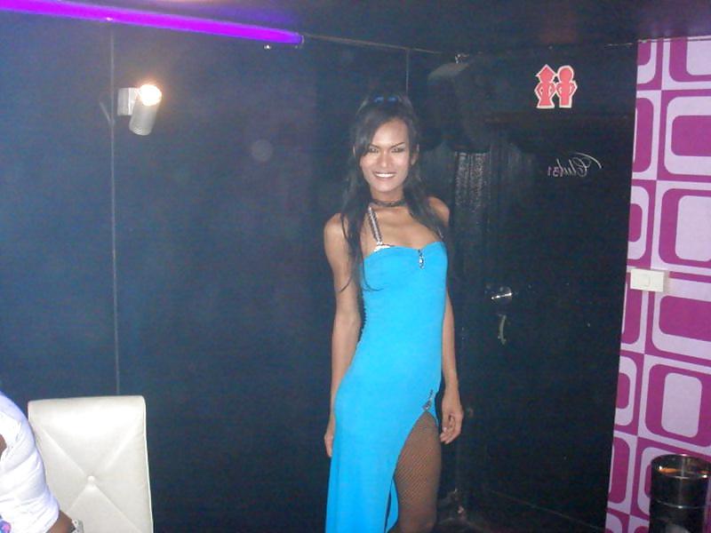 24P Pattaya Ladyboy Tatar