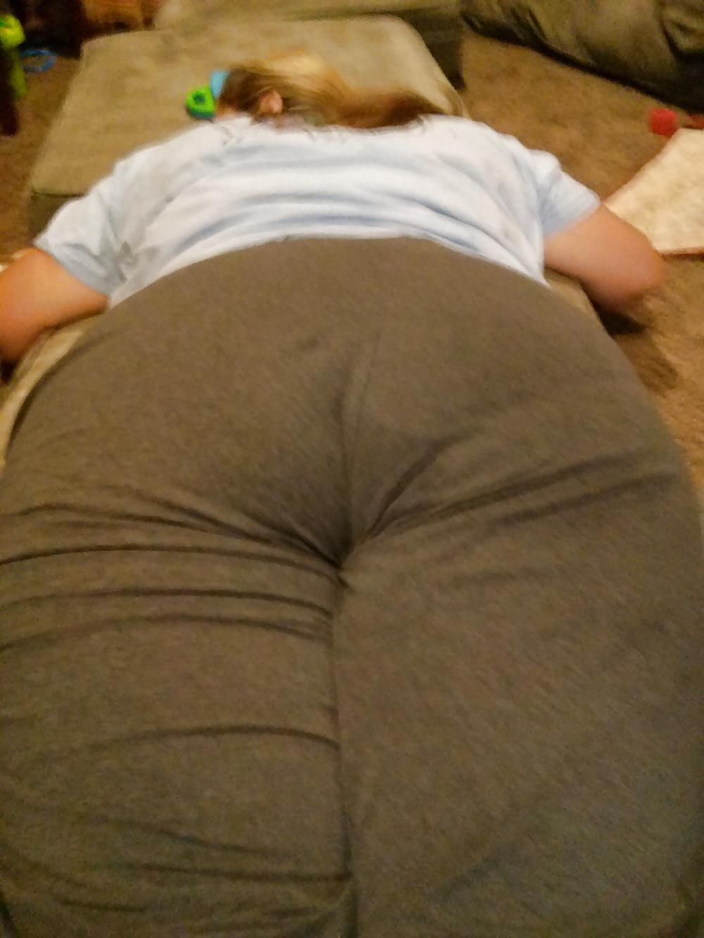 18P Bbw in tight pants