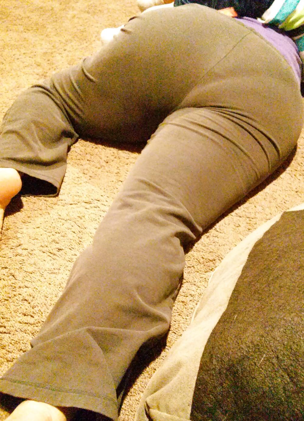 18P Bbw in tight pants