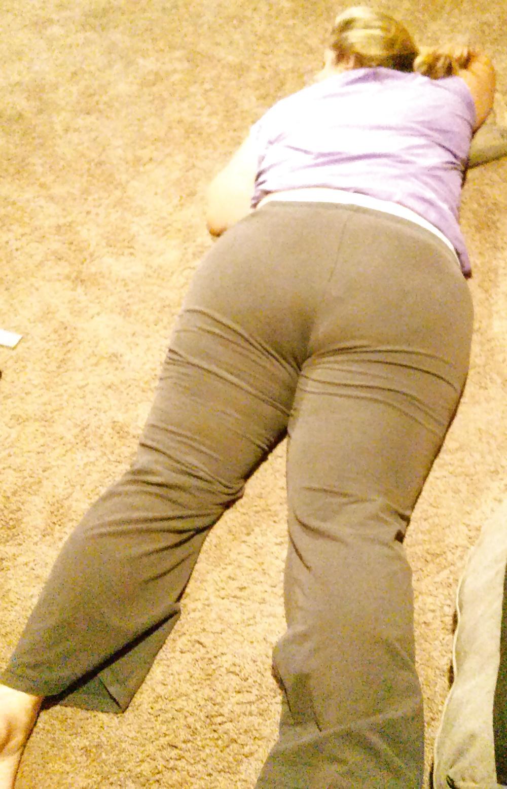 18P Bbw in tight pants