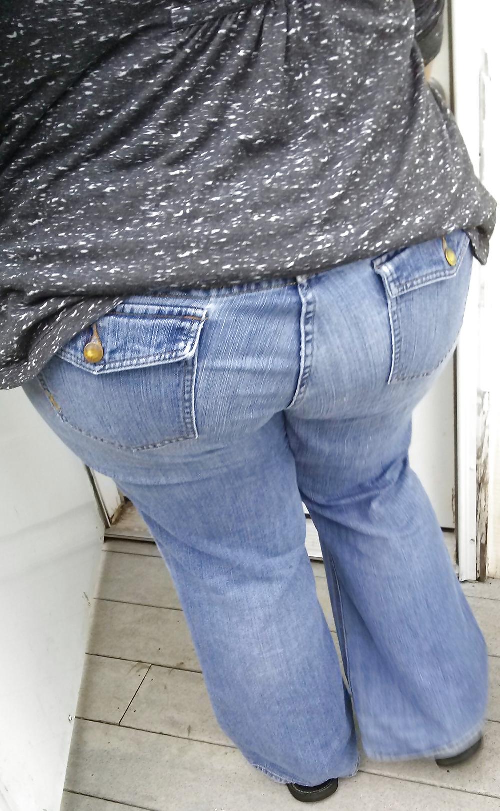 18P Bbw in tight pants