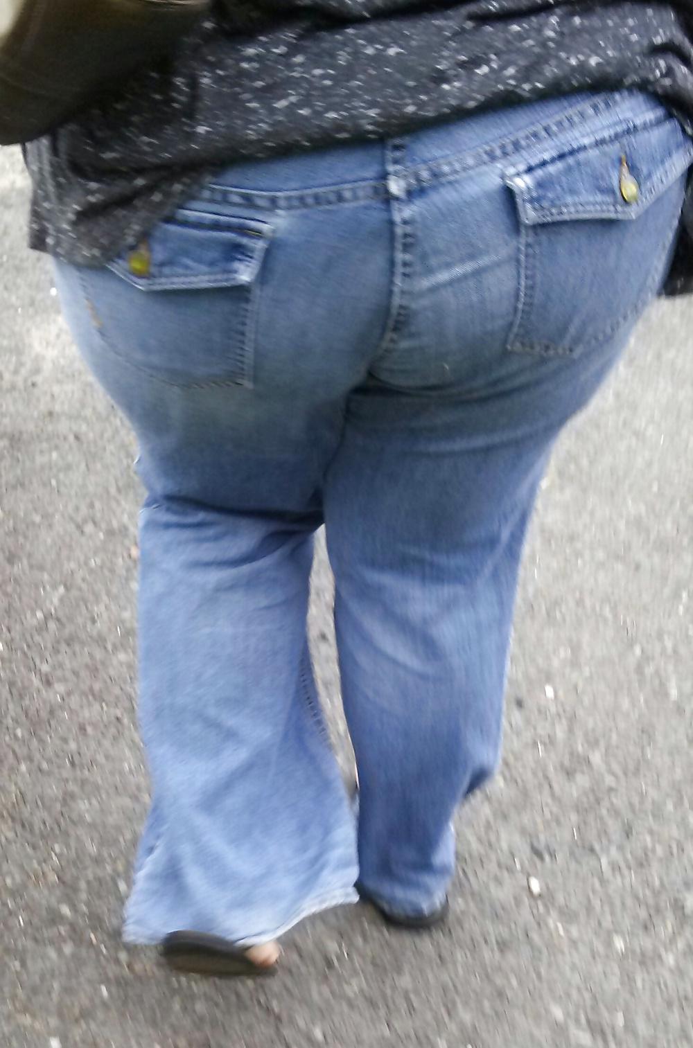 18P Bbw in tight pants