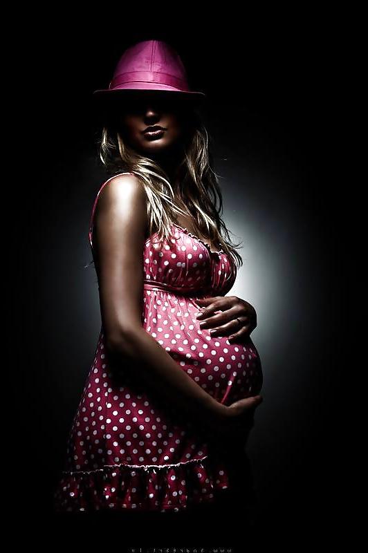 25P Pregnant chics non nude