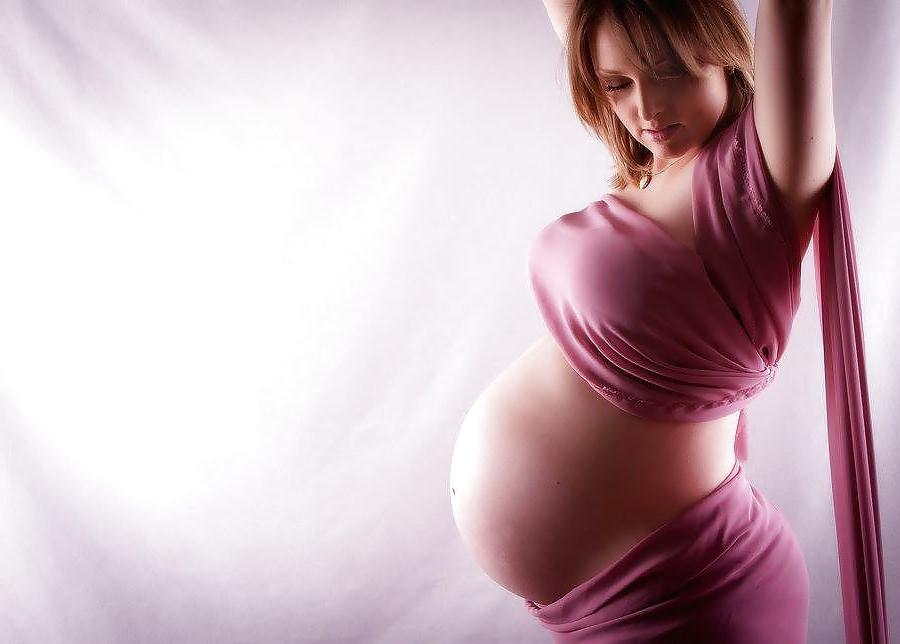 25P Pregnant chics non nude