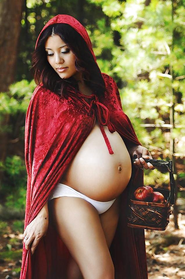 25P Pregnant chics non nude