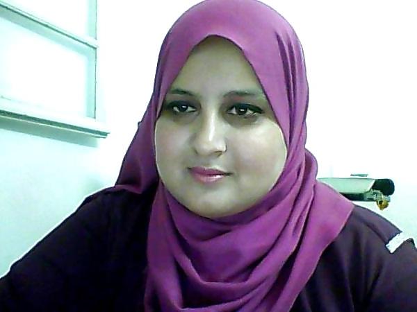 25P Arab girl
