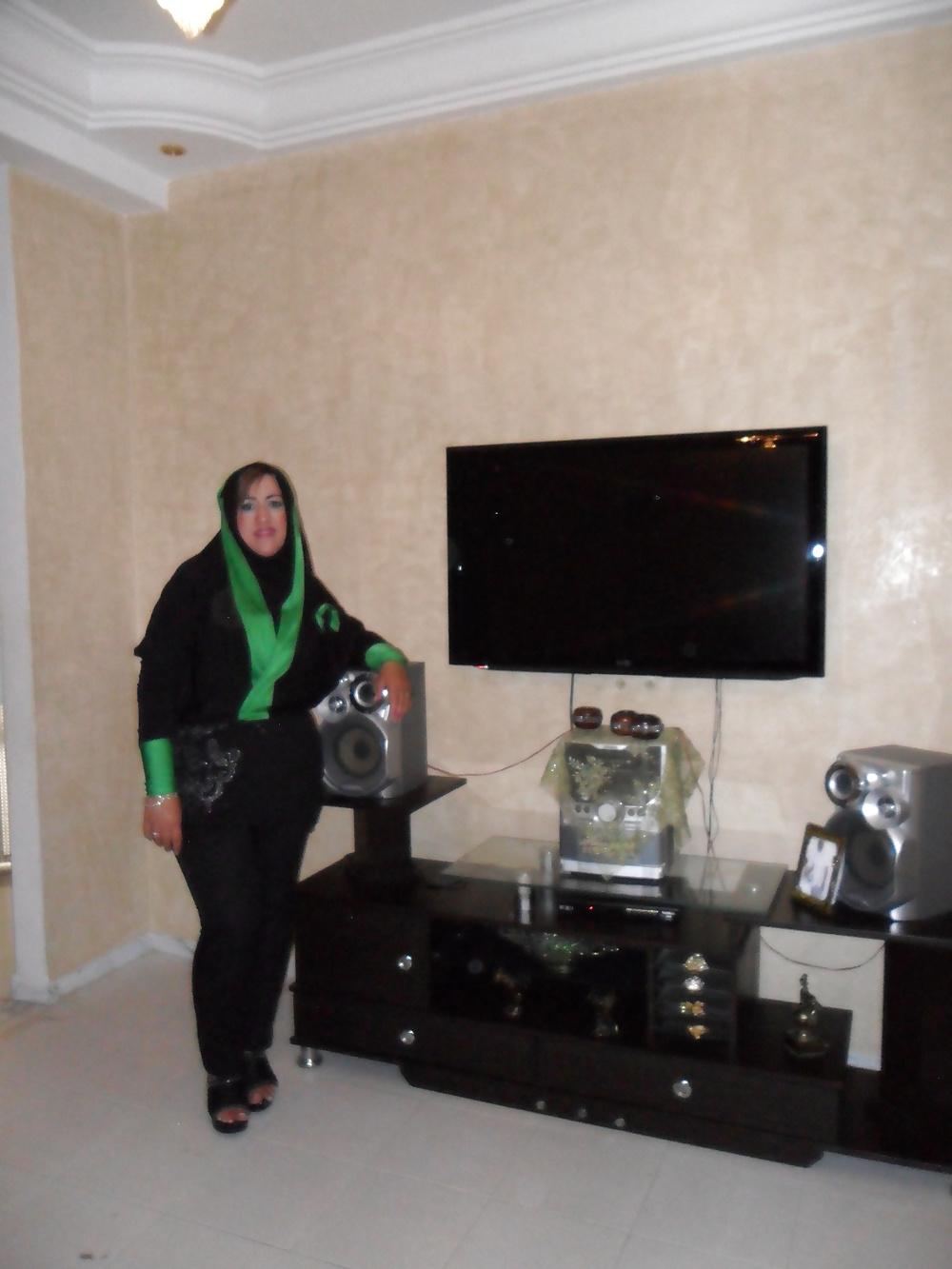 25P Arab girl