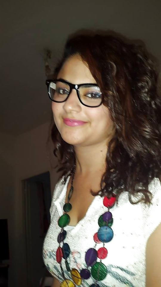25P Arab girl