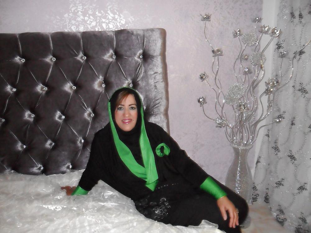25P Arab girl