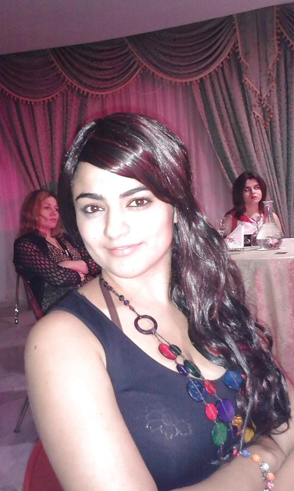 25P Arab girl