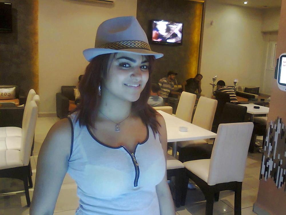 25P Arab girl