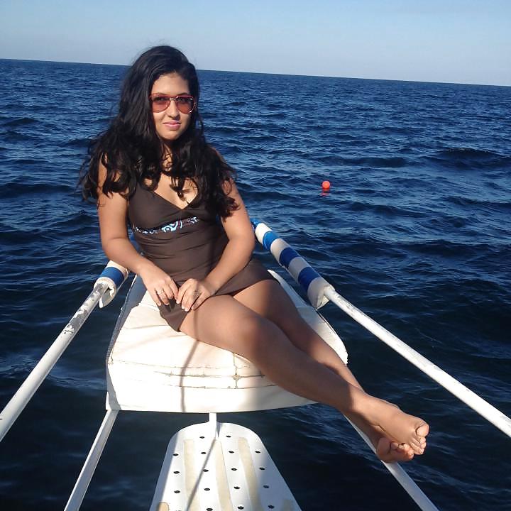 25P Arab girl