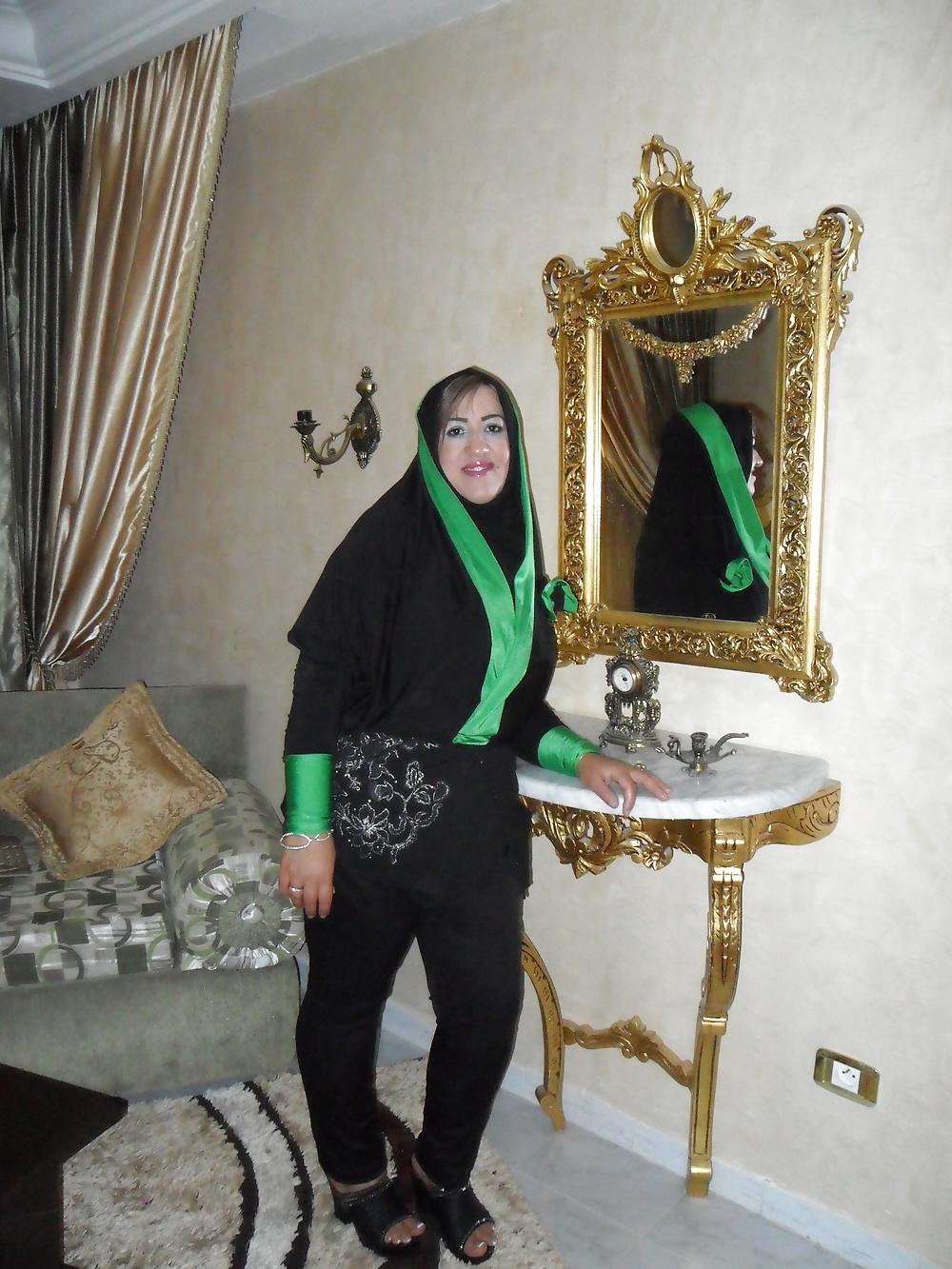 25P Arab girl