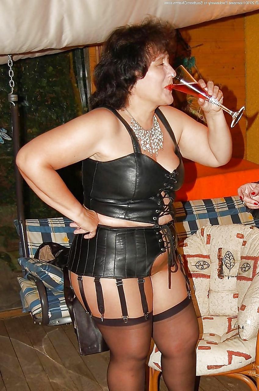 16P BBW and Mature 75 by Searcher 1957