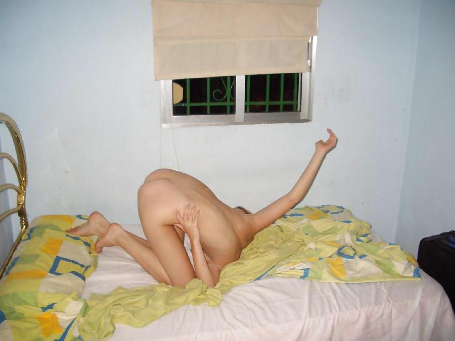 22P Non shaved blonde with perfect boobs on bed