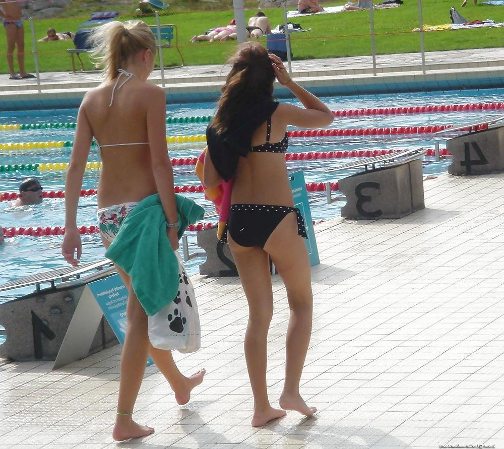 25P Candid Asses And Big Butt In Jeans