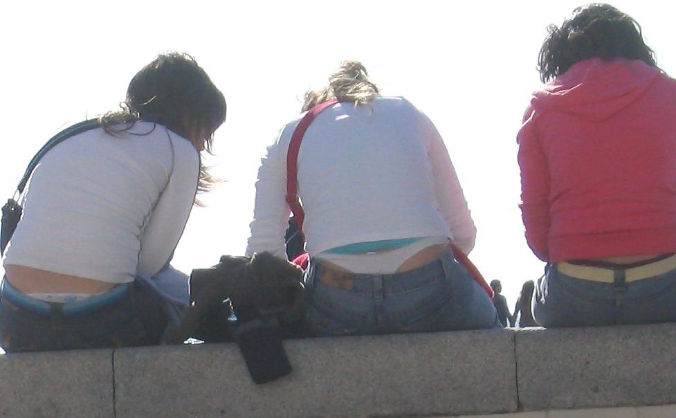 25P Candid Asses And Big Butt In Jeans