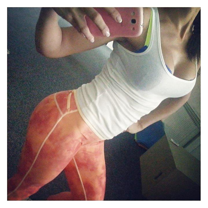 25P Balkan babes in yoga pants