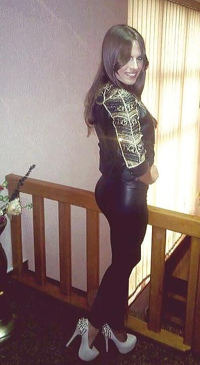 25P Balkan babes in yoga pants