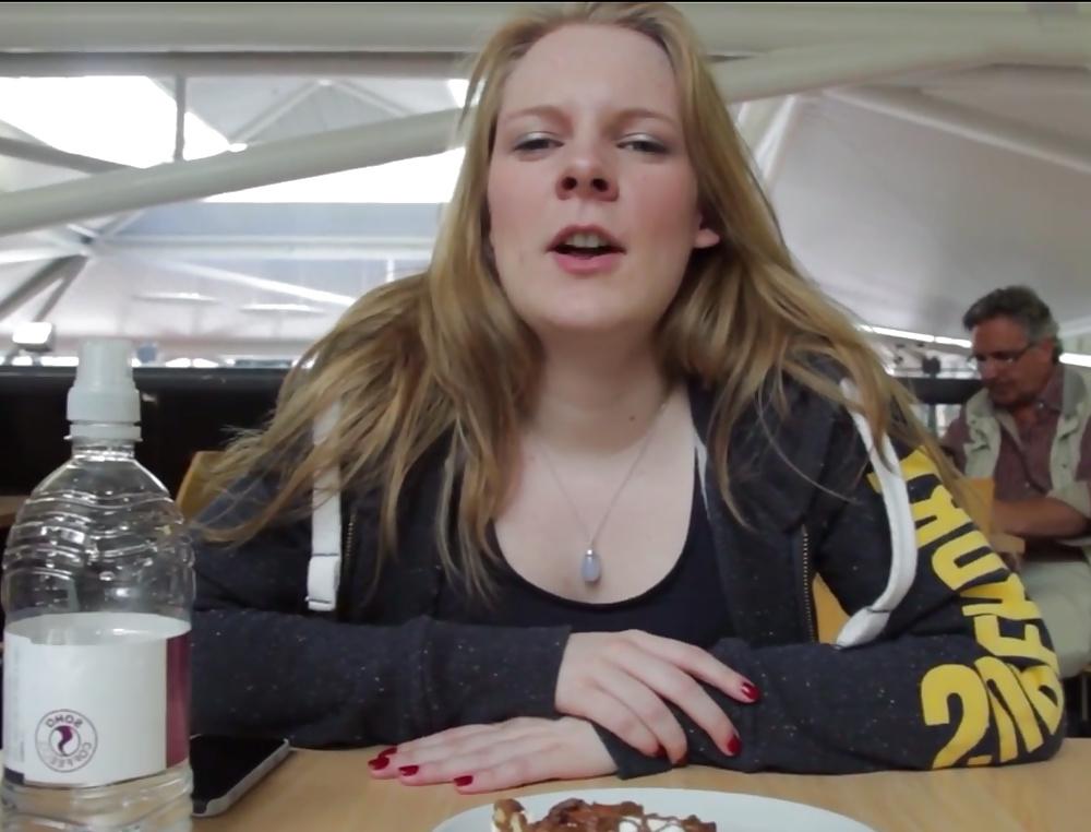 15P Hannah Rutherford from the yogscast 