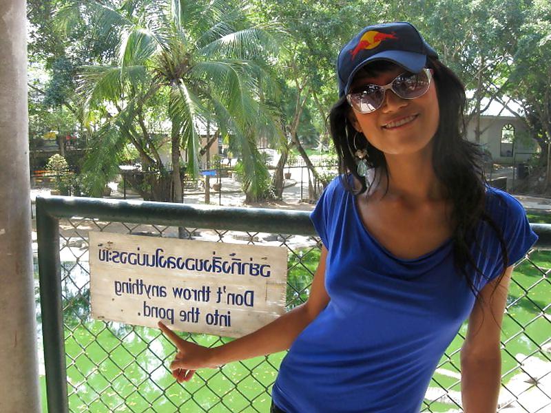 25P Ladyboy Pond from Pattaya