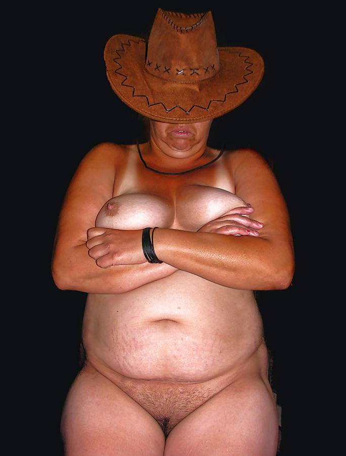 5P BBW posing naked