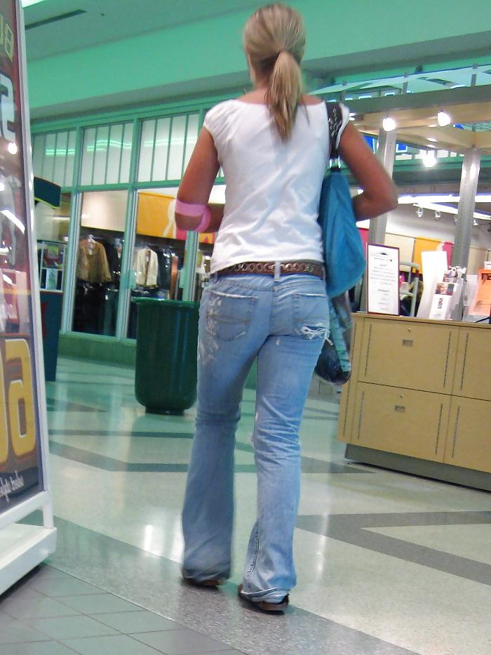 25P Candid Asses And Big Butt In Jeans 2