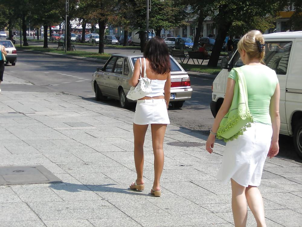 25P Candid Asses And Big Butt In Jeans 2