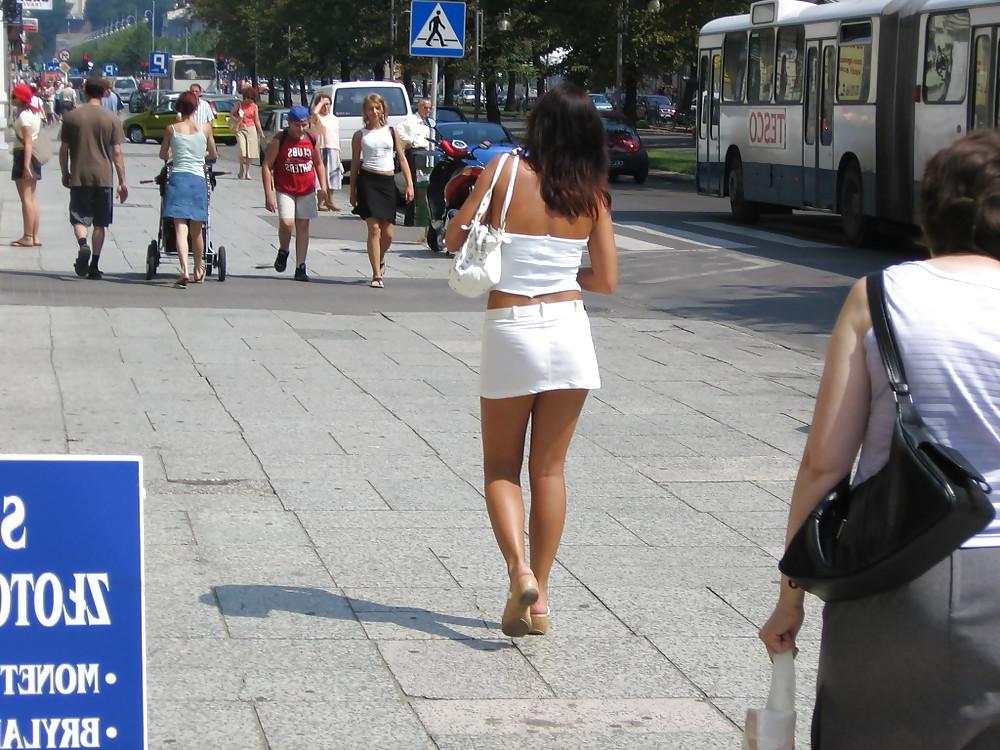 25P Candid Asses And Big Butt In Jeans 2