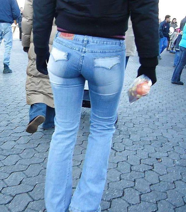 25P Candid Asses And Big Butt In Jeans 2