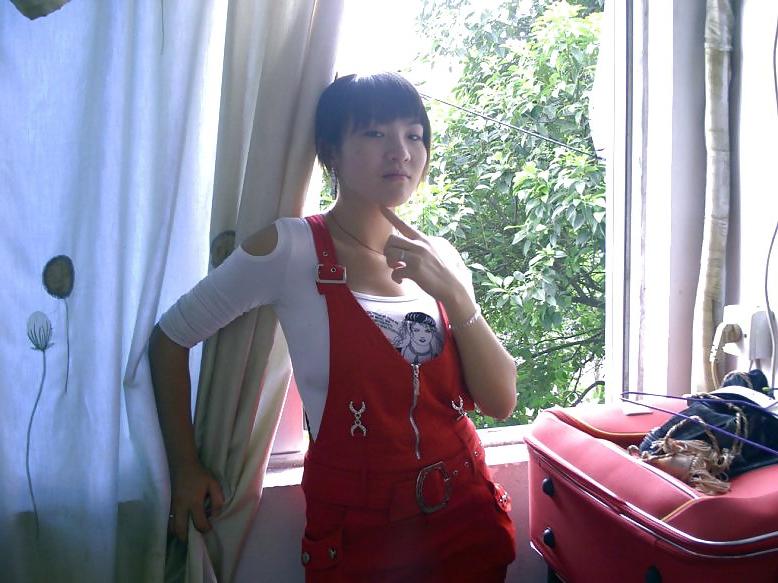 8P Hairy asian girl with big breasts