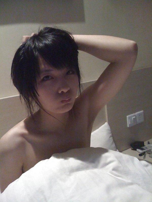 6P Hairy asian girl with small breasts spreads