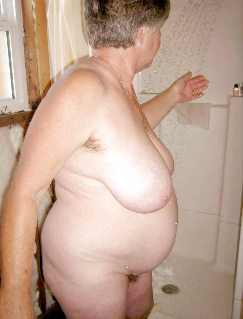 25P Grab a granny 106