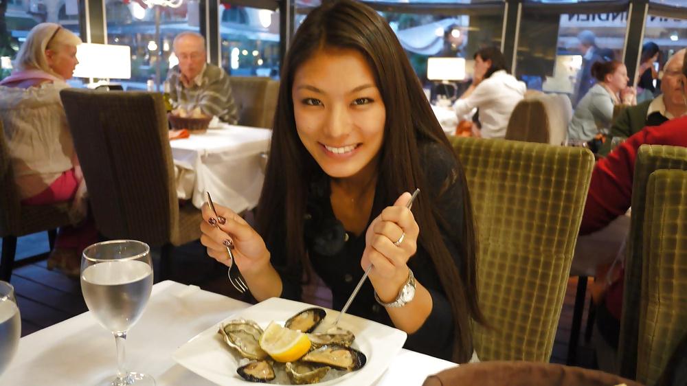 24P Exotic looking asian girl