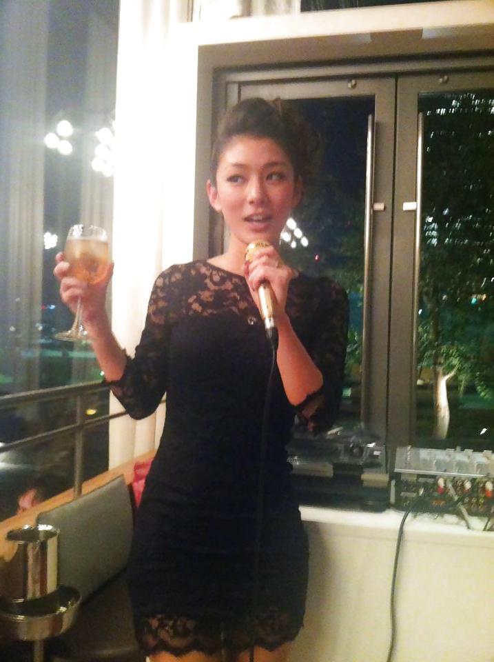 24P Exotic looking asian girl