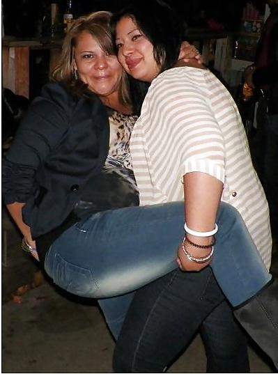 25P Hot moms