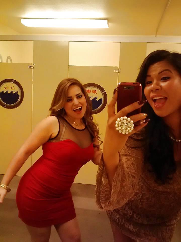 25P Hot moms