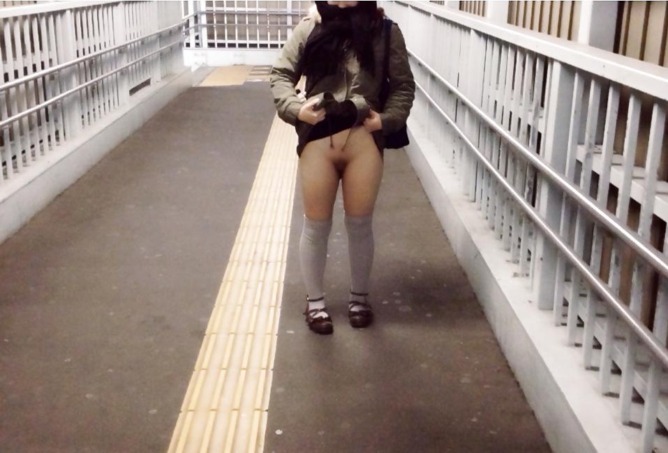 25P Upskirt sluts 1
